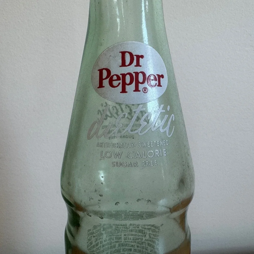 Vintage Dr Pepper Dietetic Glass Bottle 10 FL OZ Collectible Soda Pop‎